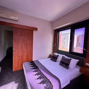 Black Art Hotel